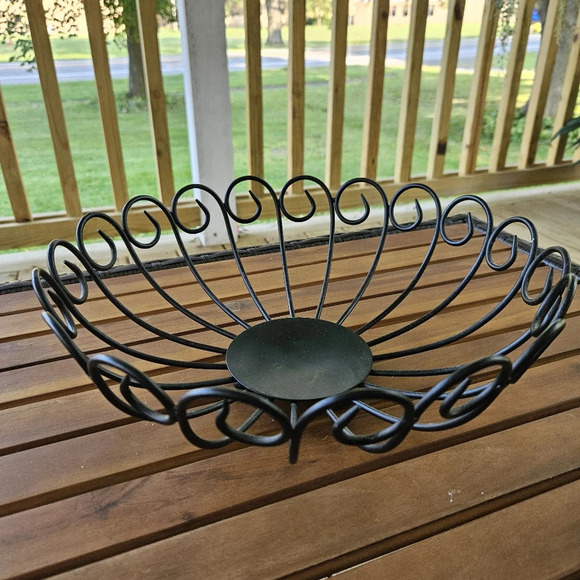 Black Metal Fruit Bowl - Picture 1 of 4